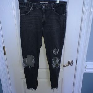 Black Ripped Levi Jeans